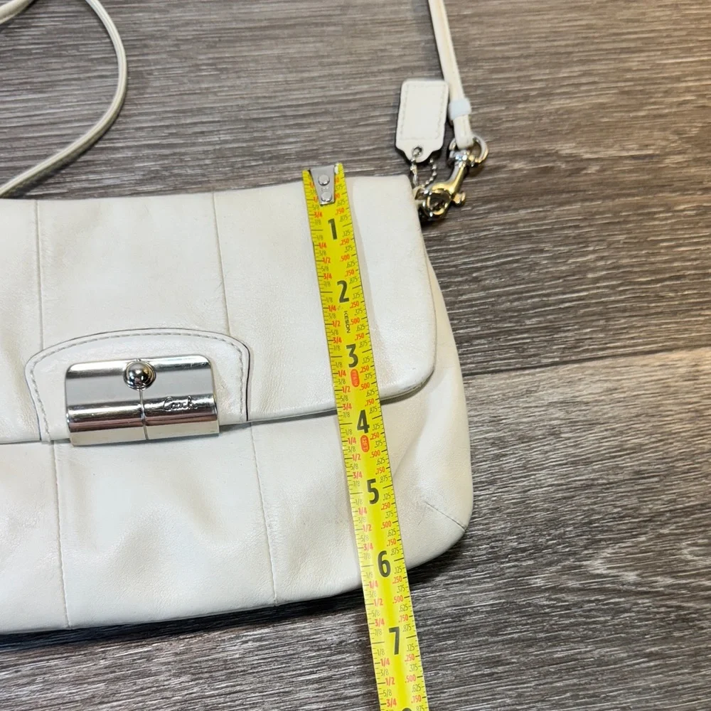 Coach cream Leather Shoulder / Crossbody Bag